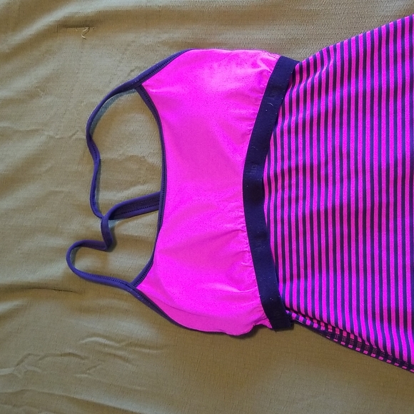 Size medium Lucy exercise top exercise top with shelf bra is shelf bra and pads. - Picture 3 of 3